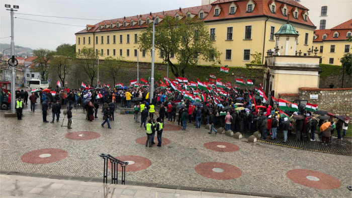 Slovak Hungarians protest against State Symbol Act