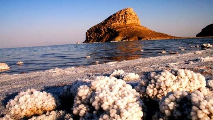 Artificial salt-water lake to be built