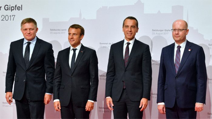 Fico, Sobotka y Kern se reúnen con Macron en Salzburgo