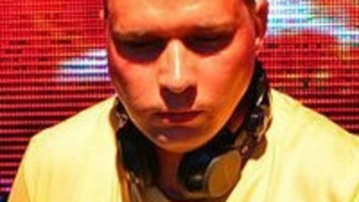 4elements_FM: Nový singel Davida Lyncha, Tomin Tomovic a DNox & Beckers v promo mixe.