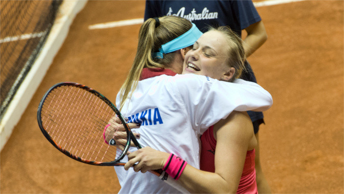 Slovak female tennis team defeats Italy