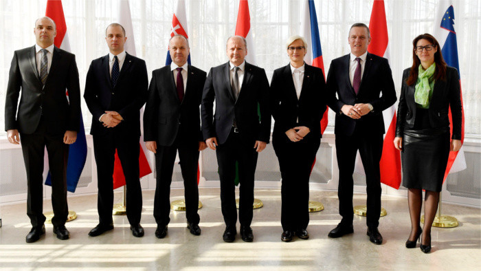 Verteidigungsminister auf V4-Treffen