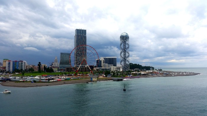 Batumi-Gruzínsko_pohľad z lode.jpg
