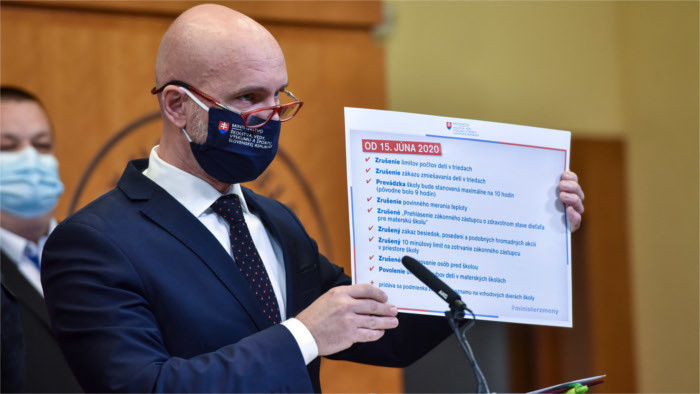 Gröhling anuncia que Eslovaquia abrirá escuelas de verano