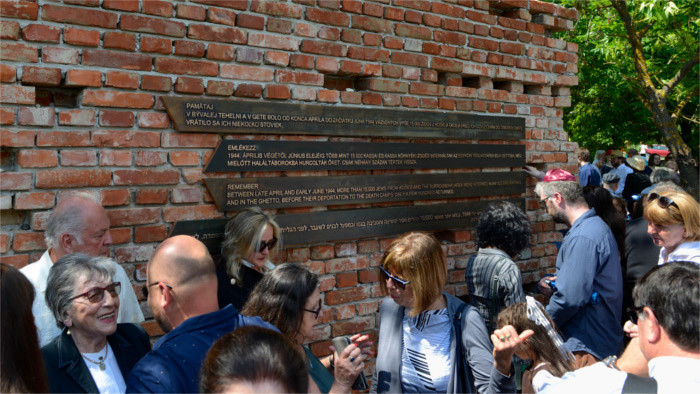 Gedenken an Judendeportationen im Ziegelwerk Košice