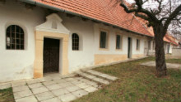 Habánsky dvor vo Veľkých Levároch