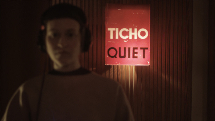 “The Sound is Innocent” – Rundfunkpyramide als Filmschauplatz
