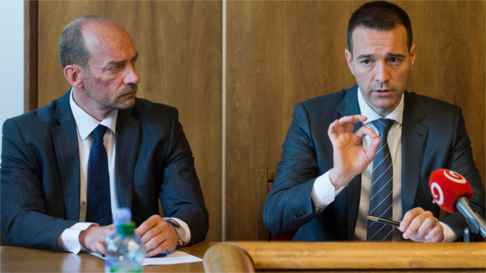 Health Minister criticises state health insurer