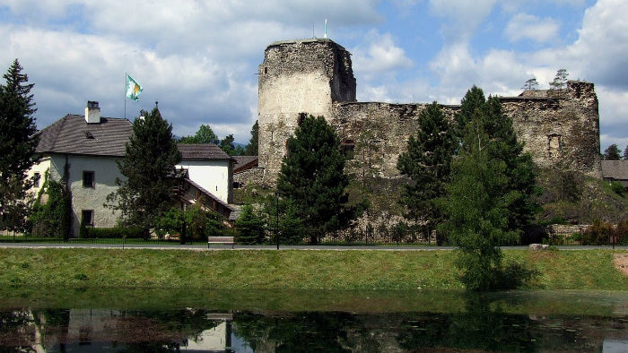 V Liptovskom Hrádku sa sporia o hrad