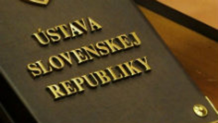 Kedy vznikali ústavy