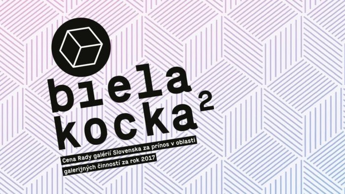 Biele kocky sú hodené