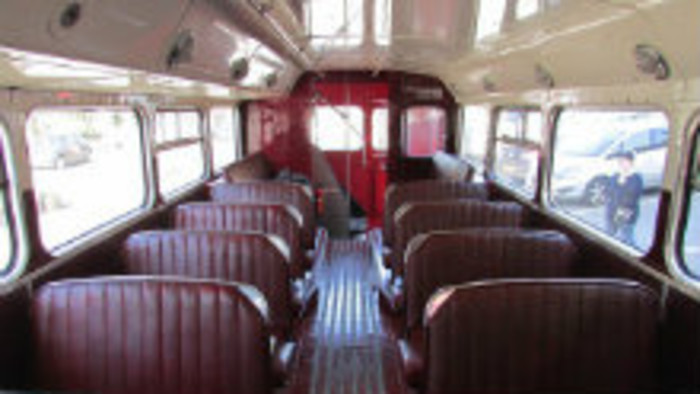 Zberateľ starých autobusov