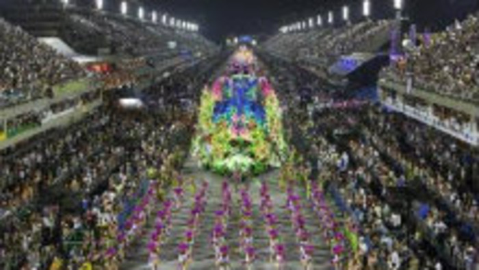 Začína sa karneval v Rio de Janeiro