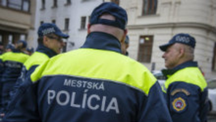 Mestskí policajti testujú kamery na odevoch