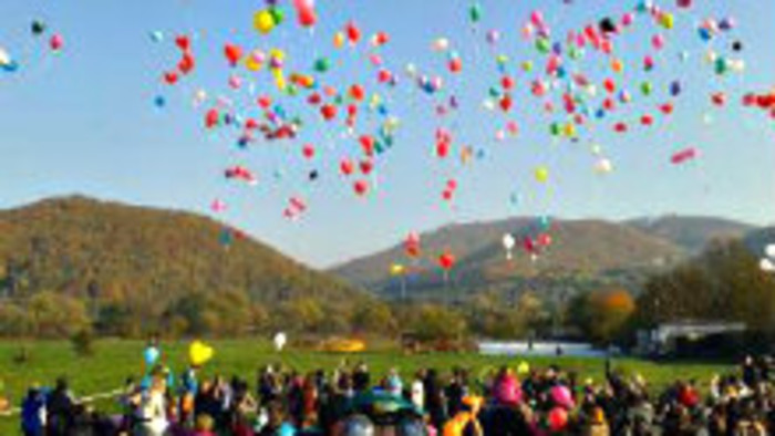 Pod hradom Revište posielali pozdravy do neba