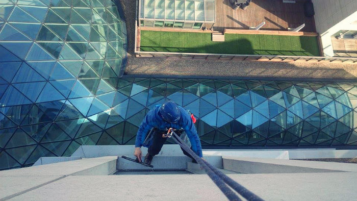 Reportáž z umývania okien vo výškach