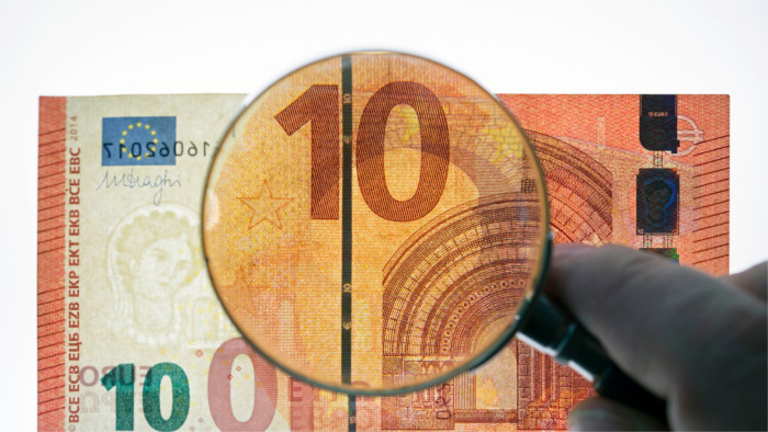 Los agentes sociales siguen debatiendo el aumento del salario mínimo