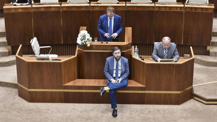 K veci: Mimoriadna schôdza parlamentu pokračuje aj zajtra