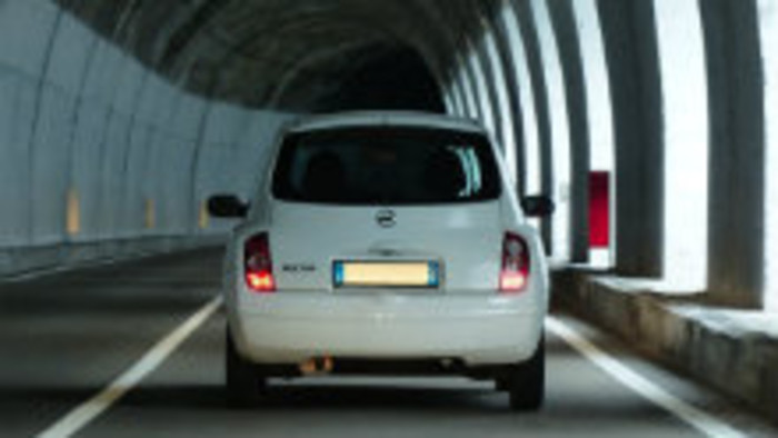 Pri ťahaní auta musí byť lano napnuté