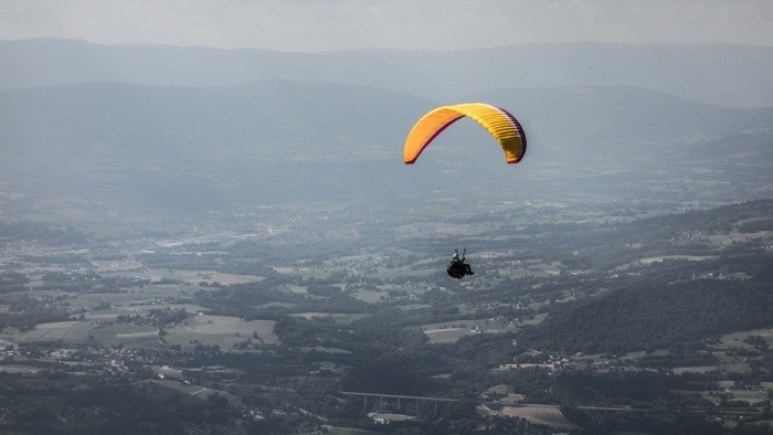 Motorový paragliding
