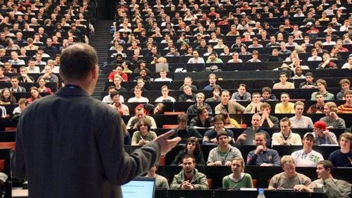 K veci: Štátna správa láka prestížnych absolventov...
