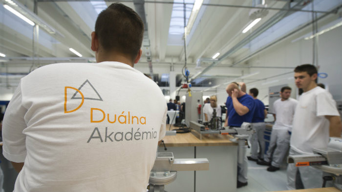 Nová duálna akadémia so zameraním na automobilový priemysel