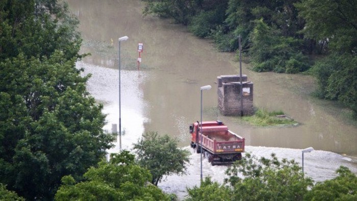 Devínska Nová Ves pump station & anti-flood barrier / protipovodňová priehrada