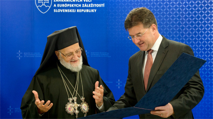 Patriarch Gregory III in Slovakia speaks on behalf of the refugees 