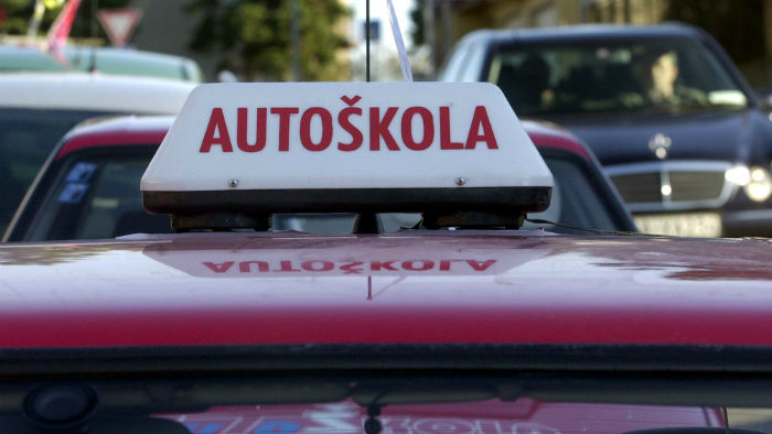 Autoškoly nebudú monitorované GPS