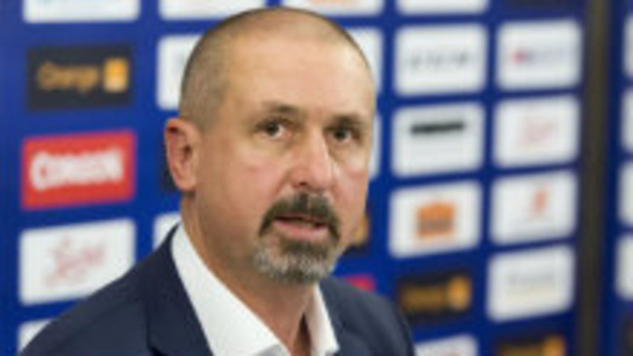 Fanúšikovia radia hokejovému trénerovi