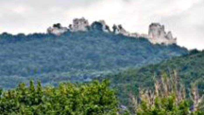 Na juhu bojujú o turistov