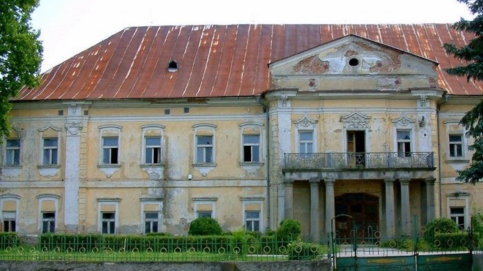V Spiskom Hrhove stále chátra neobarokový  kaštieľ
