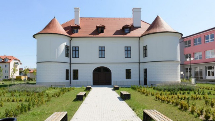 Renesančný kaštieľ rodiny Ghýczy 