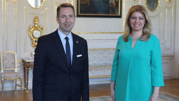 Präsidentin Čaputová traf scheidenden britischen Diplomaten Garth