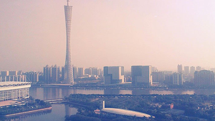 Gaučový surfer_FM: Guangzhou, Čína