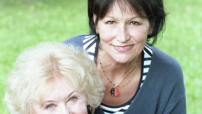 Marta Kubišová & Dana Herrmannová.jpg