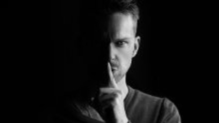 Glosa: Ako sa dá v hluku načúvať vlastným myšlienkam