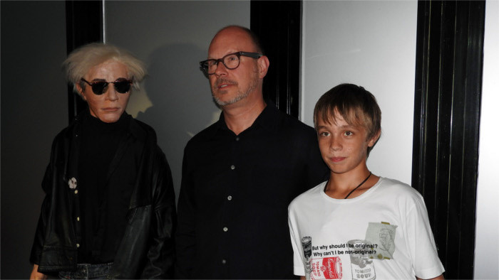 Statue d’Andy Warhol grandeur nature