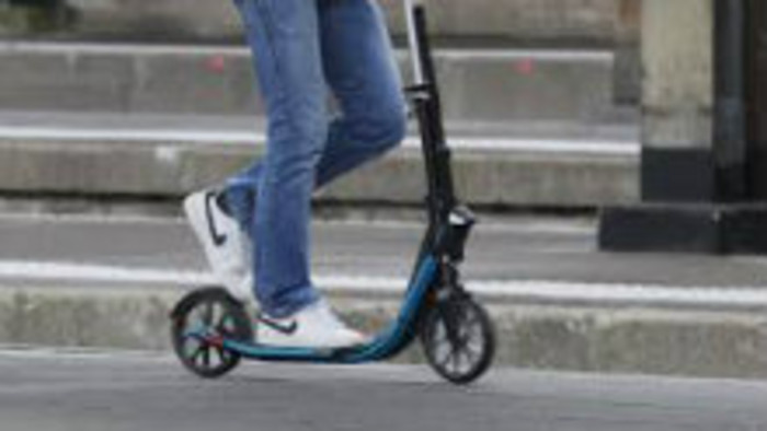 Po bicykloch si v Bratislave môžete požičať i kolobežky