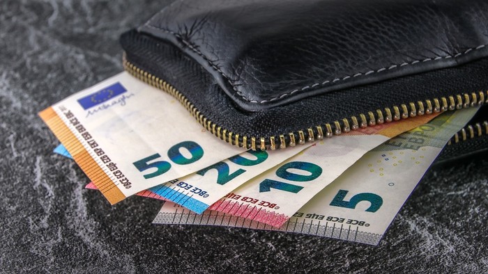 Megbízásos szerződésre dolgozók is számíthatnak állami segítségre