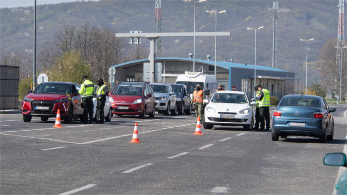 Propuesta para simplificar las condiciones de paso de la frontera a trabajadores