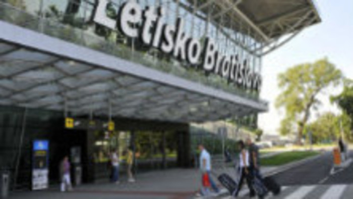 Opatrenia na letisku a aj v lietadle
