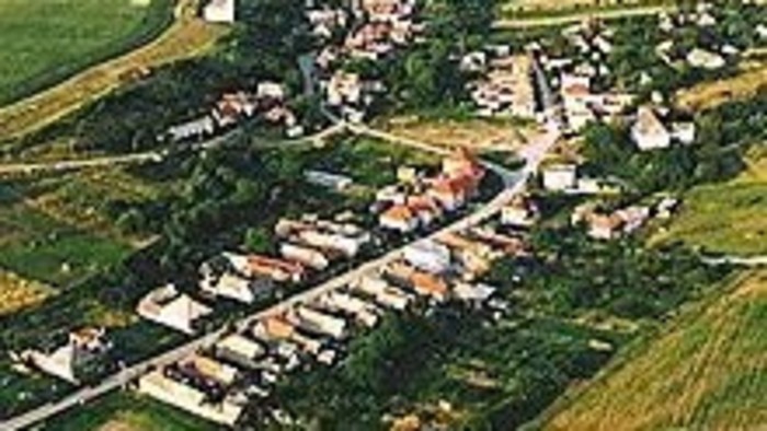 Obec Lenka