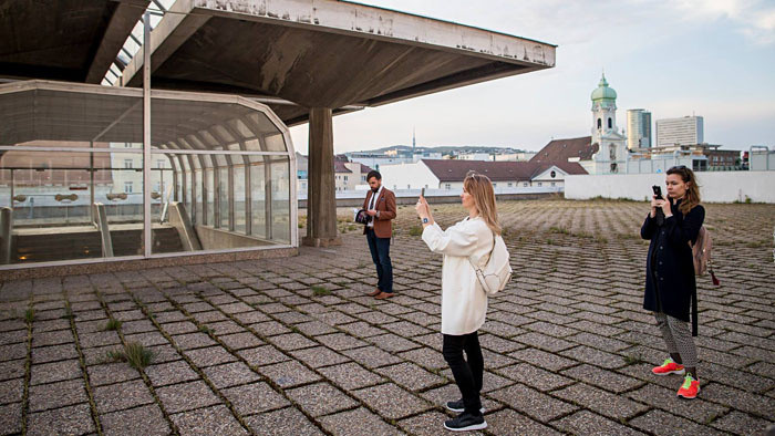 Túlačka_FM: Architektúrou obchodných domov