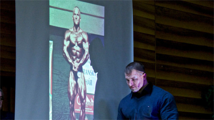 Tatarka s bronzom, Zaukolec zlatý