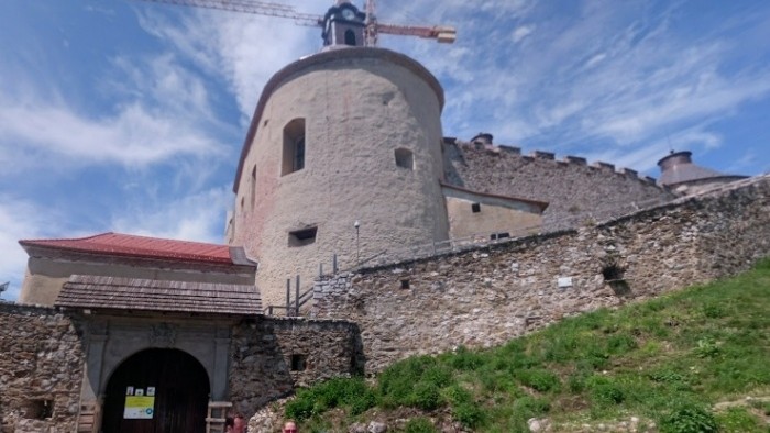 Nekonečná obnova Krásnej Hôrky