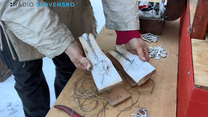 Odlievanie cínových vojačikov