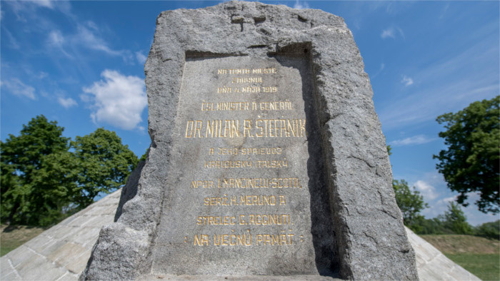 Aniversario de nacimiento de Štefánik, respetado fuera y dentro del país