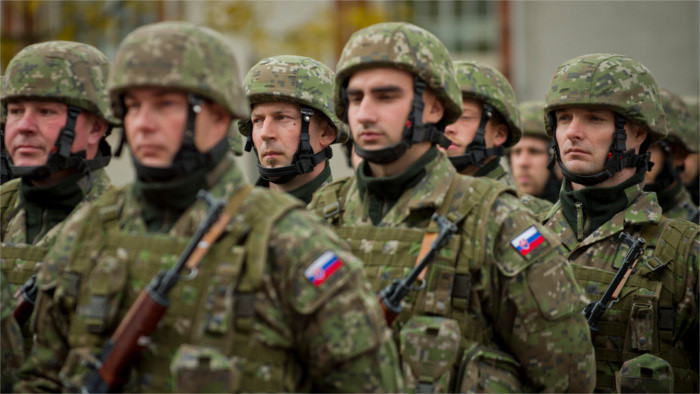 Slovak police and military training to patrol border with Hungary 