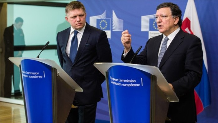 Barroso recibió el Honoris Causa por la Universidad de Económicas de Bratislava